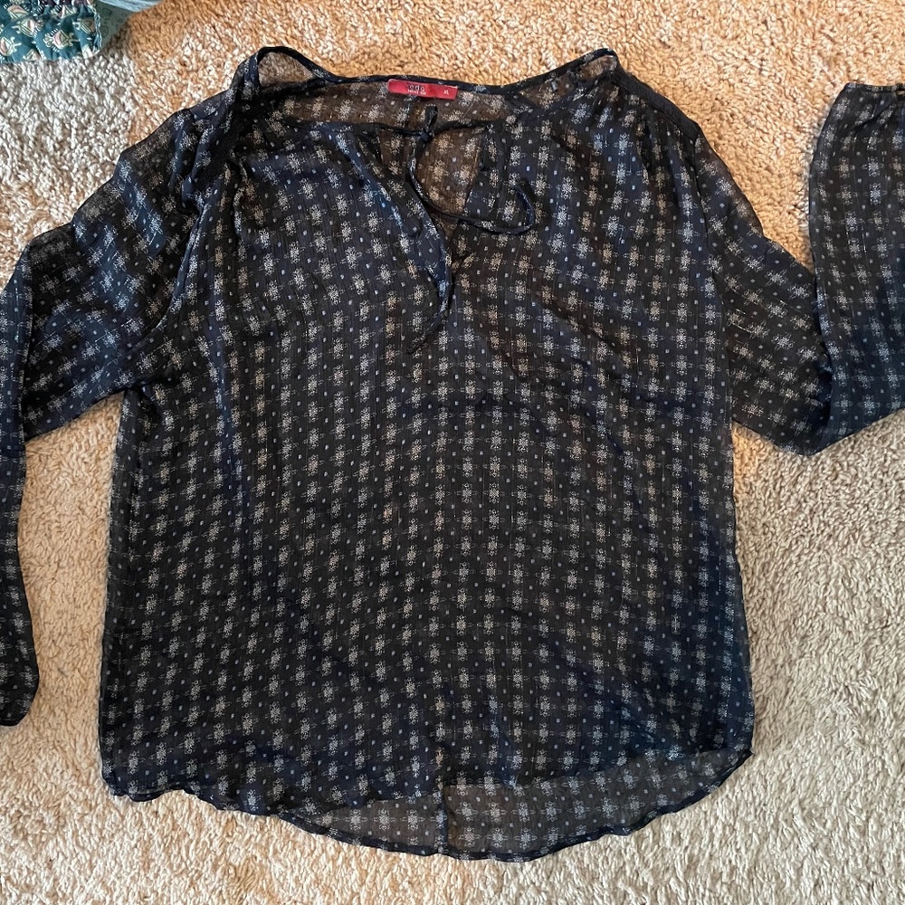 Sheer Navy Patterned Top - Picture 3 of 8